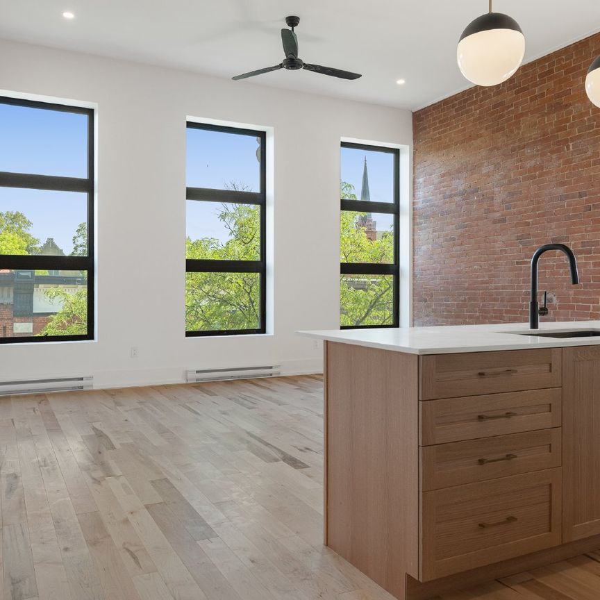 6 - 73 Pembroke Street W - Photo 1