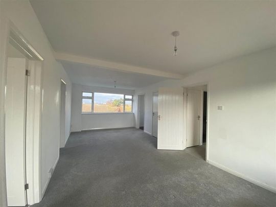 3 bedroom apartment to rent - Photo 1