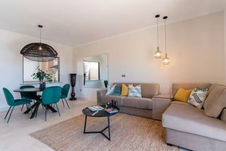 Penthouse in New Golden Mile - Photo 2