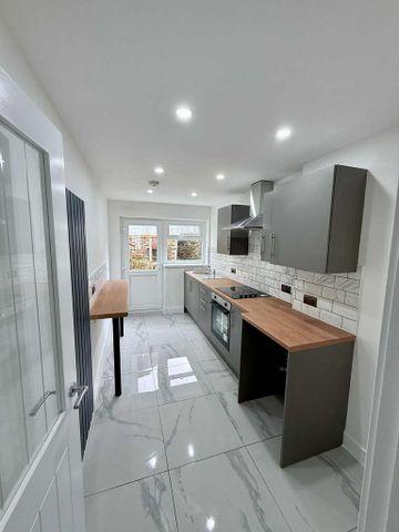 2 bedroom terraced house to rent - Photo 5