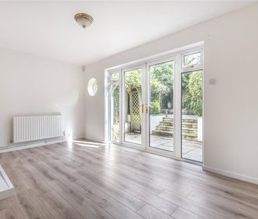 3 bedroom link detached house to rent - Photo 2