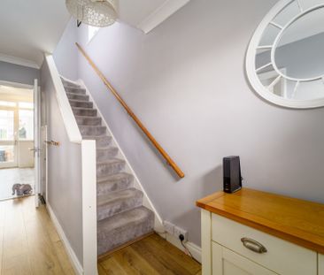 3 bedroom Semi-detached house to rent - Photo 4