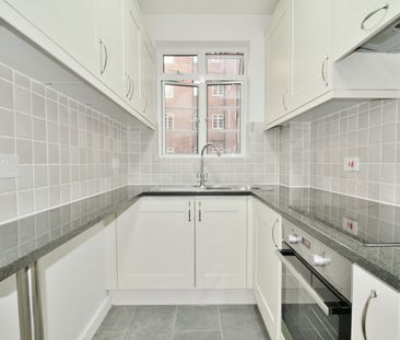 Latymer Court, Hammersmith Road, Hammersmith, London, W6 - Photo 6