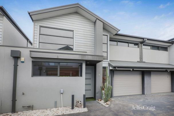 7/14 Collins Avenue, Altona North VIC 3025 - Townhouse For Rent | Domain - Photo 1