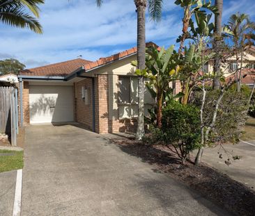 Lovely Villa in small quiet complex - Photo 3