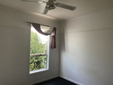 CENTRAL LOCATION - Photo 3