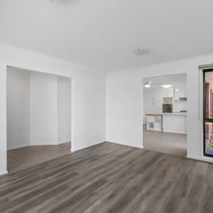 Enjoy Cosy Living in a Prime Location - Photo 2