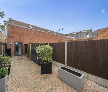 2 bedroom maisonette to rent - Photo 1