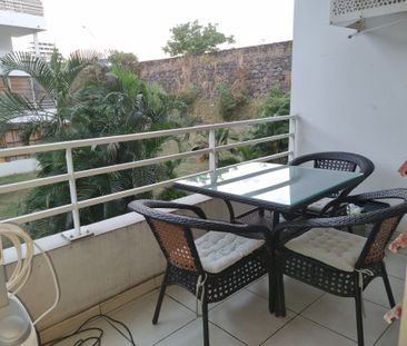 Location Appartement 1 pièce 24m² ST DENIS 97400 - Photo 2