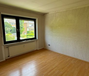 EITORF, schöne 3-Zimmerwohnung, ca. 70 m² Wfl., Balkon, zentrale Lage, Keller, Gäste-WC + Stellplatz - Foto 2