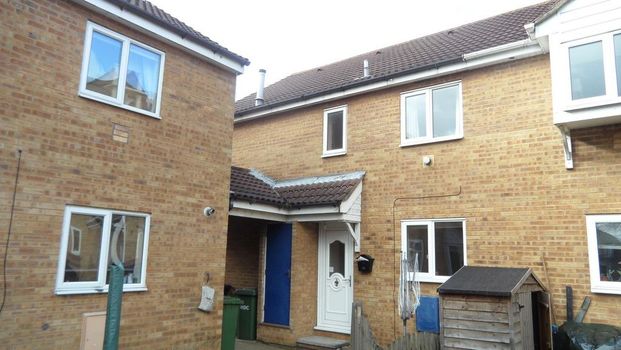 2 bedroom property to rent - Photo 1