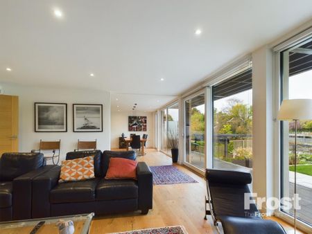 4 bedroom detached house to rent - Photo 2