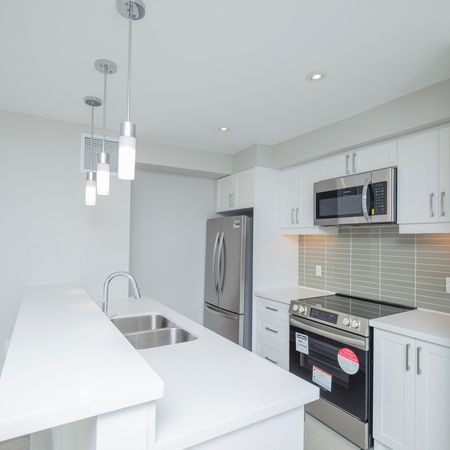 Benson Apartments - Photo 4