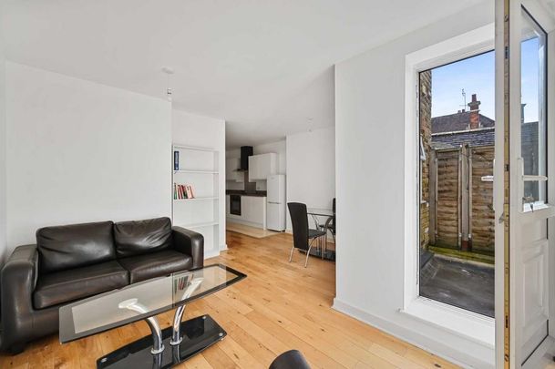 1 bedroom flat to rent - Photo 1