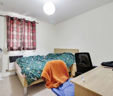 Brunel Crescent, Swindon, Swindon, SN2 - Photo 6