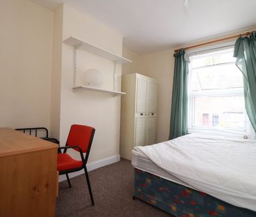 4 bedroom terraced house to rent - Photo 4