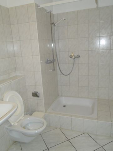 Zu vermieten per Sofort oder nach Vereinbarung: Zentrale 1.5 Zi-Wohnung in Biel/Bienne - Photo 4