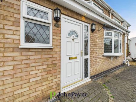4 bedroom semi-detached house to rent - Photo 2