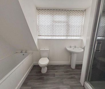 2 bedroom terraced house to rent - Photo 2