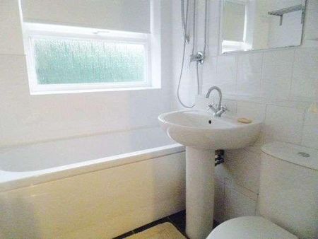 Cheswood Drive, Minworth, B76 - Photo 5