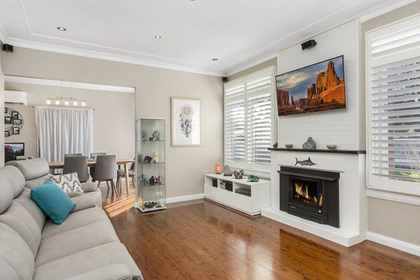 18 Ku-Ring-Gai Chase Road, Mount Colah NSW 2079 - House For Rent | Domain - Photo 1