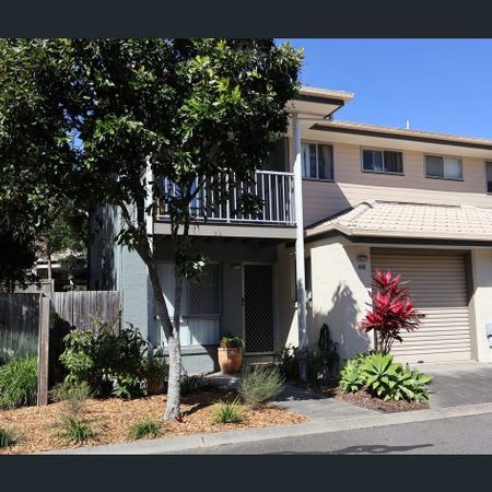 Spacious 3-Bedroom Townhouse in Secure Oxley Complex - Photo 4