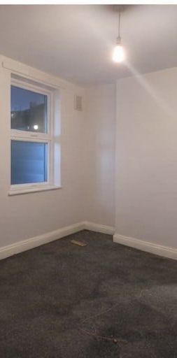 1 Bed Flat, St. Stephen's Road, E6 - Photo 1