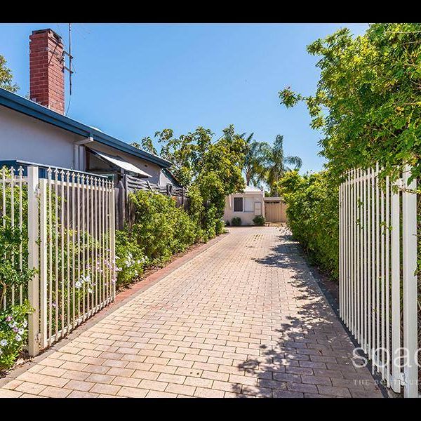 Private and secure unfurnished duplex home - Photo 1