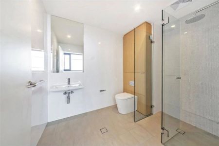 Modern 2-Bedroom Apartment with Parking in the Heart of Camperdown - Photo 5