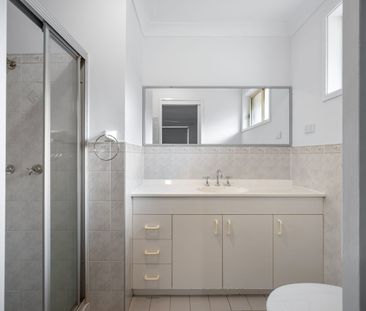 Spacious Family Home - Photo 6