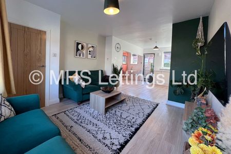 2 Bedroom Mid Terraced House for rent in Park View Avenue - Photo 2