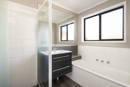 50 Mathieson Street, Carrington NSW 2294 - House For Rent | Domain - Photo 5