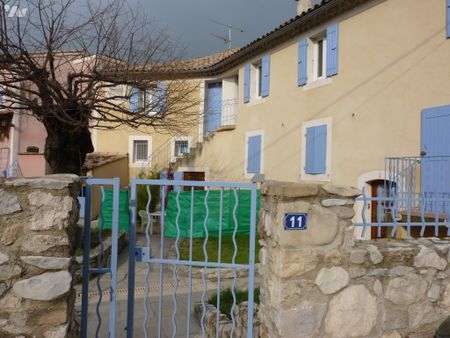 Sur la commune de NYONS (26) un T3 de 52 m² au 1er étage. - Photo 3