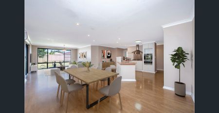 GREAT 4X2 FAMILY HOME BY THE BEACH WITH SPA - Photo 5