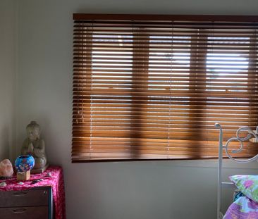 Altona Meadows - Photo 3