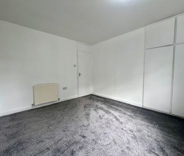 Fountains Close, Basingstoke, RG24 - Photo 3