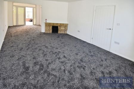 3 bedroom House To Let Total Size: 883 SQ FT - Photo 3