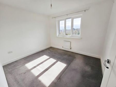 4 bedroom detached house to rent - Photo 4