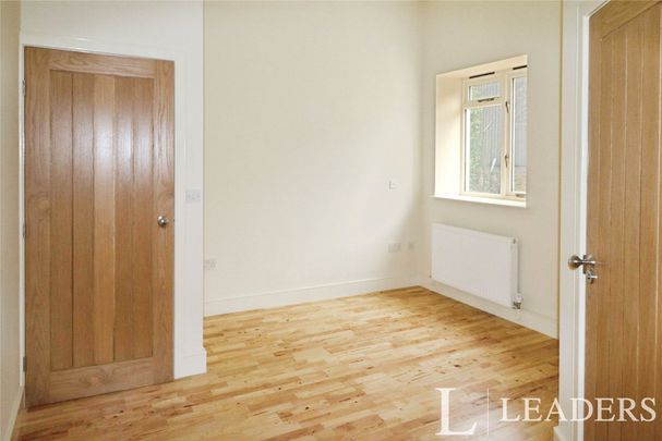 2 bedroom apartment to rent Peartree House, South Road, Harlow, CM20 - Photo 1