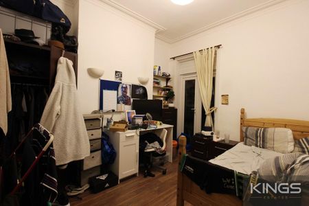 6 bedroom terraced house to rent - Photo 5