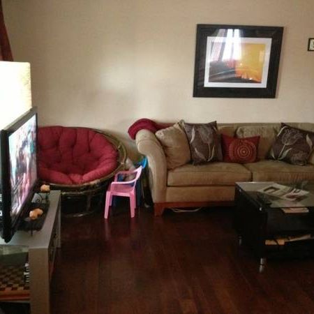 ~ Awesome 3 bdrm unit in prime Port Credit Lakeshore area! ~ - Photo 3