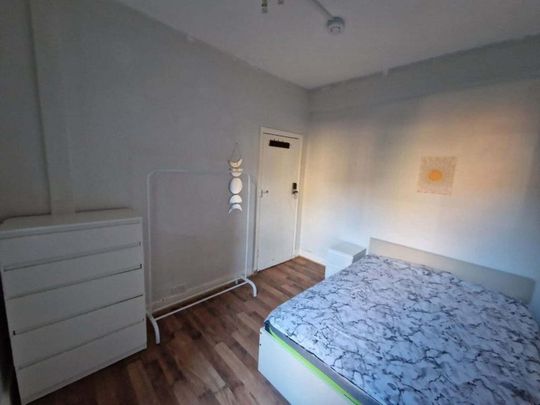 6 bedroom flat share to rent - Photo 1