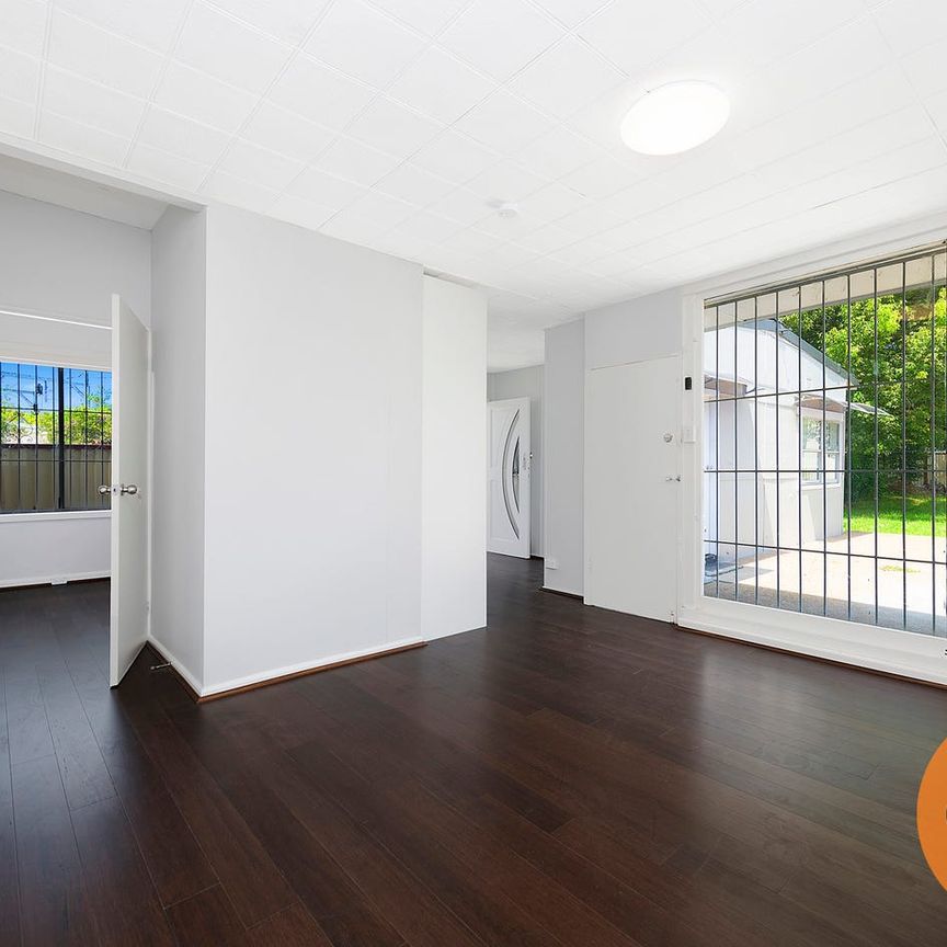 #RENOVATED #2BED/1BATH #WALK TO LIDCOMBE STATION - Photo 1