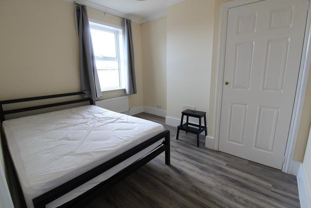 4 bedroom terraced house to rent - Photo 1