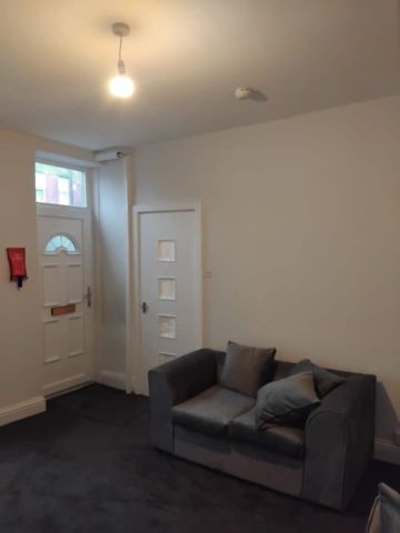 2 Bed Semi-Detached House, Conway View, LS8 - Photo 3