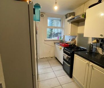 1 bedroom in a house share to rent - Photo 4