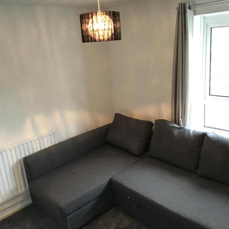 1 bedroom in a house share to rent - Photo 1