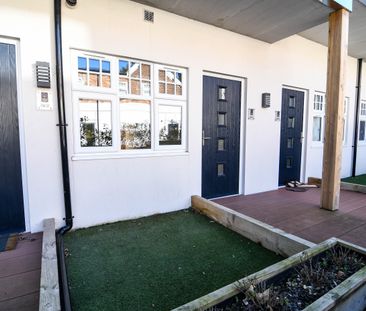 1 bed flat to rent in Christchurch Road, Bournemouth, BH1 - Photo 2