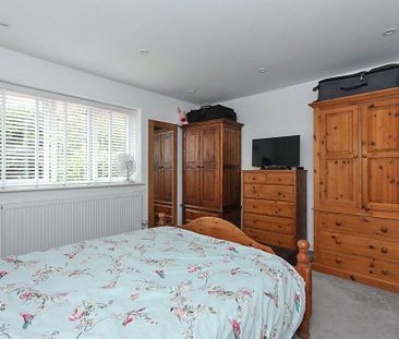 3 bedroom semi-detached house to rent - Photo 6