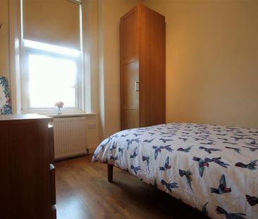 3 bedroom apartment to rent - Photo 5